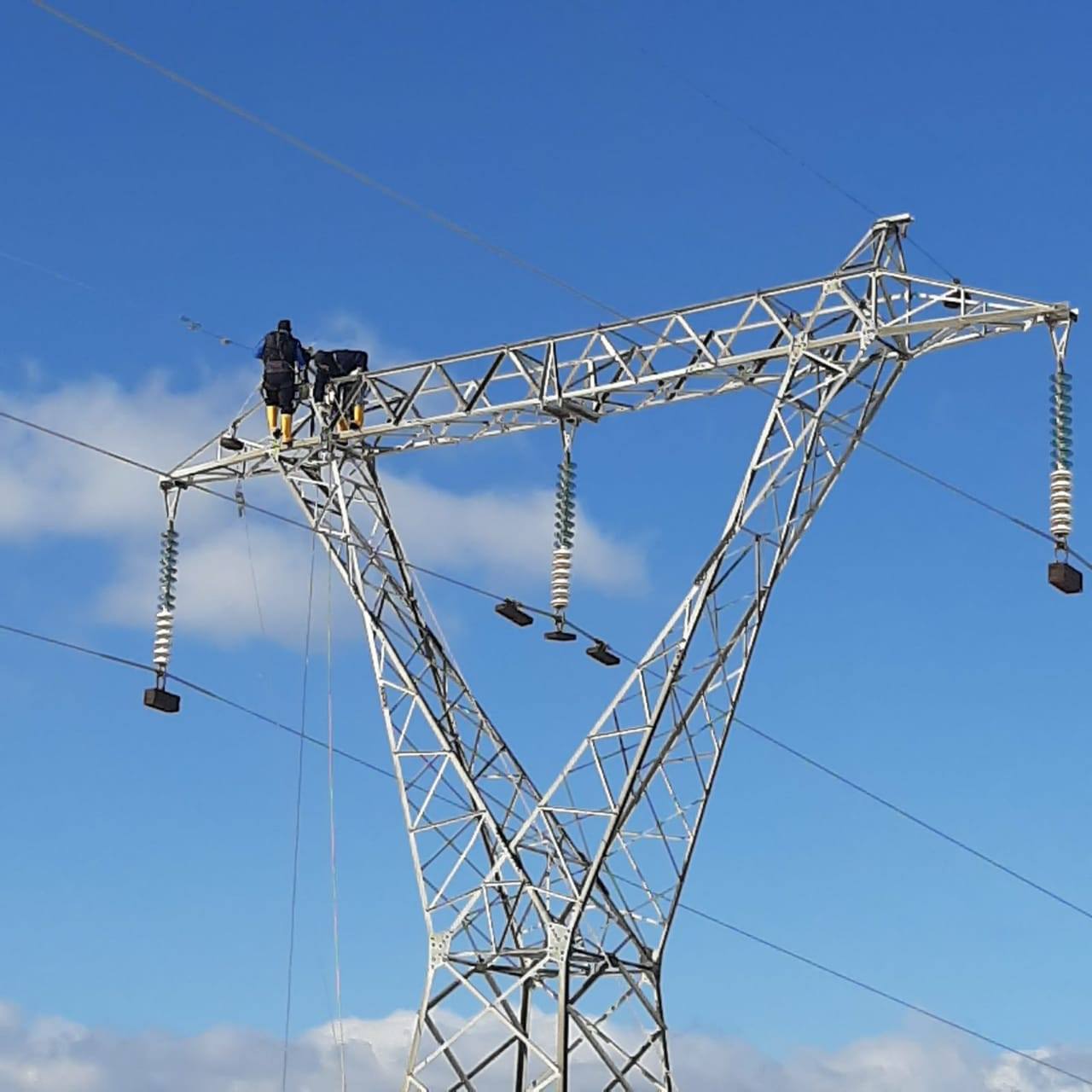 Σε κατάσταση ομηρίας το Δίκτυο Μεταφοράς Ηλεκτρικής Ενέργειας